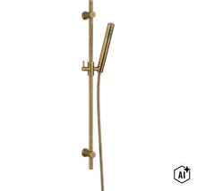 Duschset med handdusch och duschslang i mässingsutförande (Image AI modified or generated)