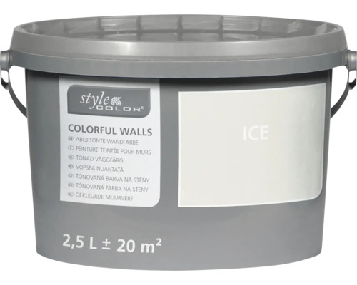 Hink med StyleColor Colorful Walls väggfärg i nyansen Ice med 2,5 liter innehåll för cirka 20 kvadratmeter yta.