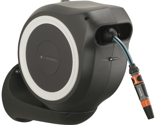 Gardena väggmonterad slangbox med trädgårdsslang och slangkoppling