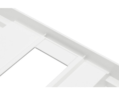 Detaljvy av en vit plastlåda