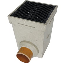 Betongbrunn med gjutjärnsgaller och röranslutning