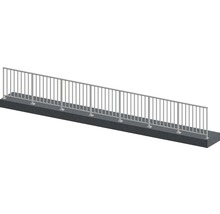 Metallräcke på betongfundament