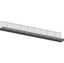 Metallräcke på betongyta