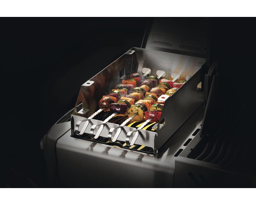 Grill med grönsaksspett för grillning av mat