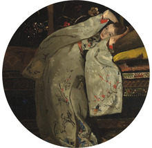 Målning av en kvinna i kimono som ligger på kuddar