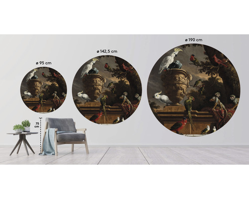 Tre runda väggmålningar med djurmotiv i olika storlekar på en vägg, storlekar från 95 cm till 190 cm