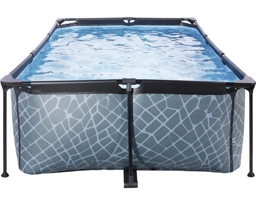 Rektangulär ram pool fylld med vatten