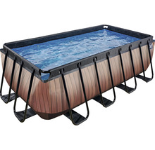 Rektangulär pool med träpanel och stålram