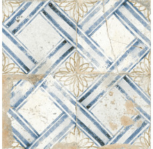 Fyrkantiga plattor med blått randmönster och blomdetaljer