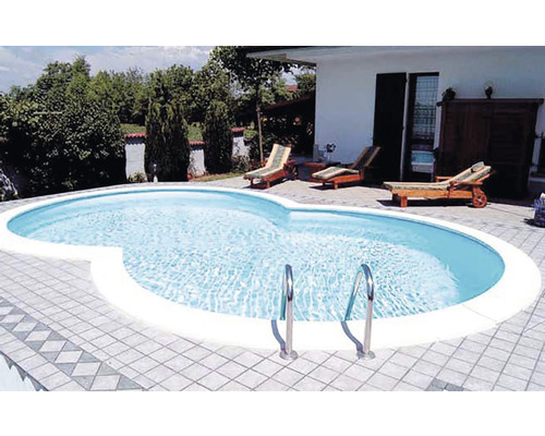Åttaformad stålväggspool Premium 6,25x3,6x1,5m 23000L inkl. blå liner, stege, sandfilterpump Åttaformad stålväggspool Premium 6,25x3,6x1,5m 23000L inkl. blå liner, stege, sandfilterpump