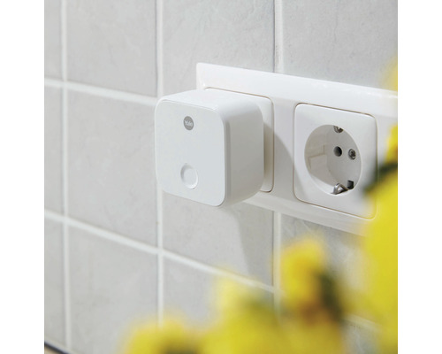 Yale Logotyp Smart Life-adapter i uttag