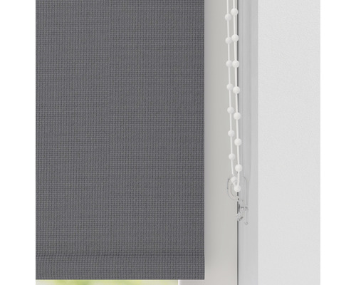 Grå rullgardin med manöverkedja för fönsterdekoration