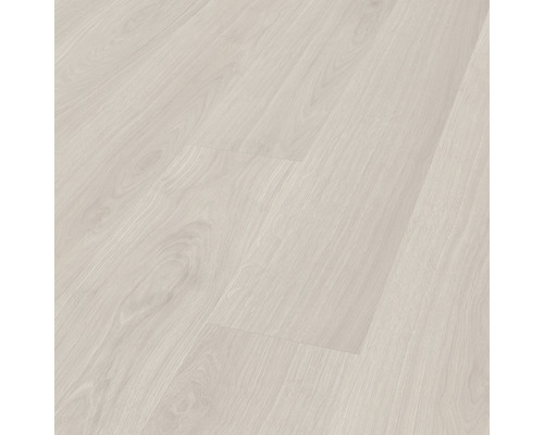 Ljust laminatgolv med träutseende