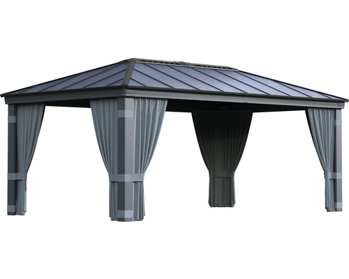 Trädgårdspaviljong med gardiner