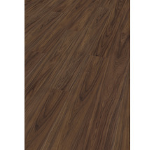 Lagt laminatgolv i träutseende.