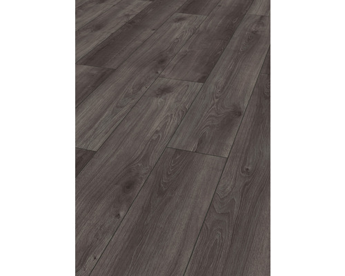 Lagt laminatgolv med trästruktur