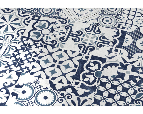 Kakel med blommiga och geometriska mönster