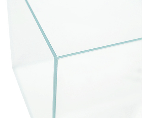 Närbild av ett akvarium i glas