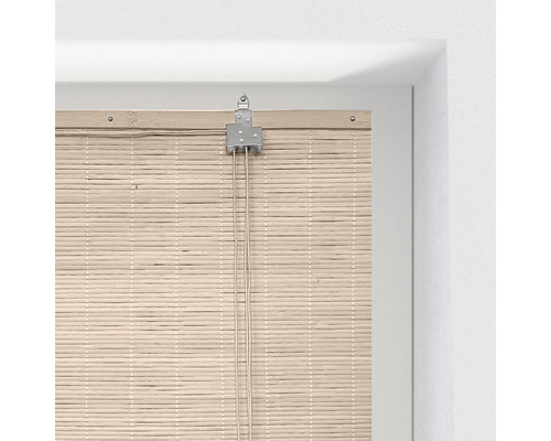 Bamburullgardin med dragsko och upphängning i fönsterkarmen