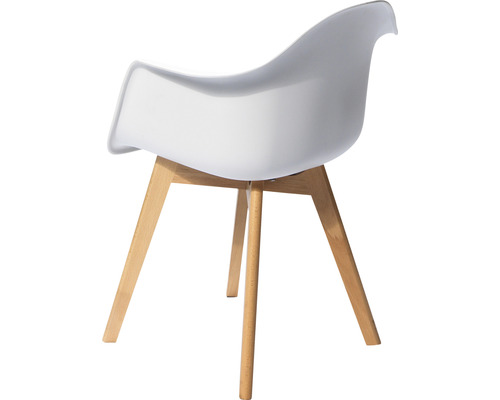 Vit stol med armstöd och träben.