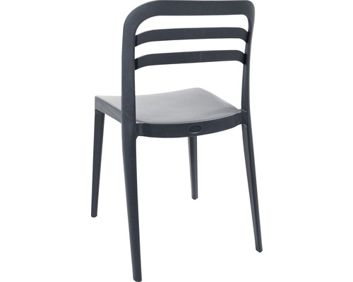 Trädgårdsstol i plast med ribbor i ryggstödet