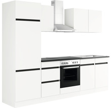 Modernt kök med vita skåp, fläkt och integrerad ugn.