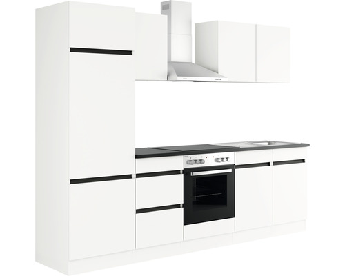 Modernt kök med vita skåp, fläkt och integrerad ugn.