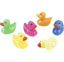 Flerfärgade badankor av plast i ett set