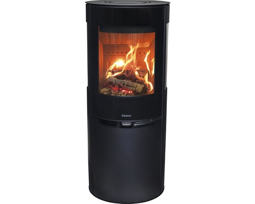 Vedeldad kamin med brinnande ved