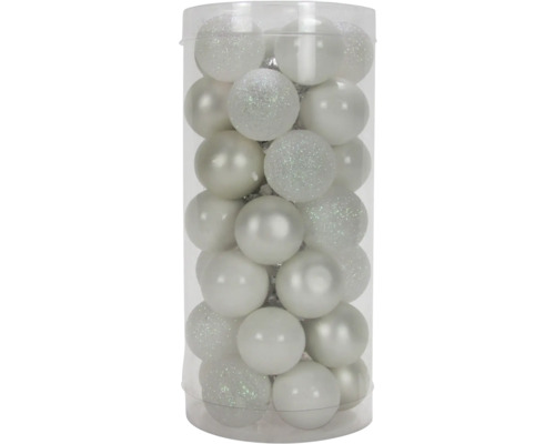 Julgranskulor av plast i transparent förpackning