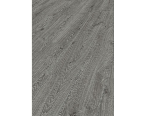 Närbild av laminatgolv med träutseende