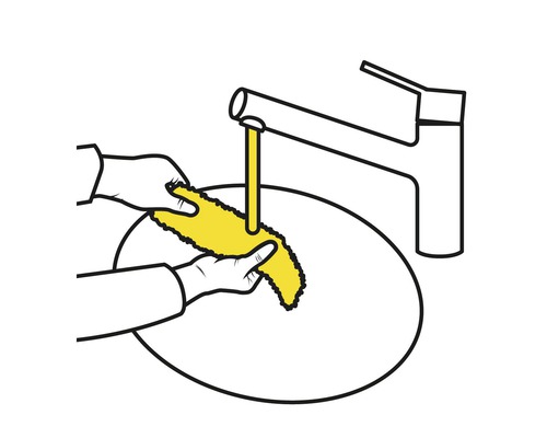 Illustration: Händer tvättar en svamp under en kran i ett handfat.
