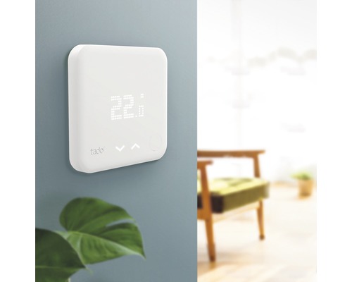 Tado radiatortermostat monterad på väggen