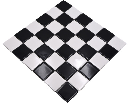 Mosaikplatta i schackrutigt mönster