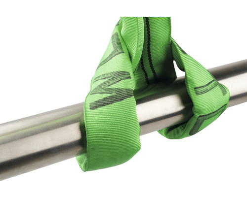 Textil lyftstropp med ett metallrör.