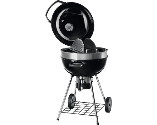 Svart klotgrill med öppet lock och underrede