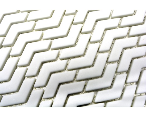 Närbild av vita vinkelmosaikplattor