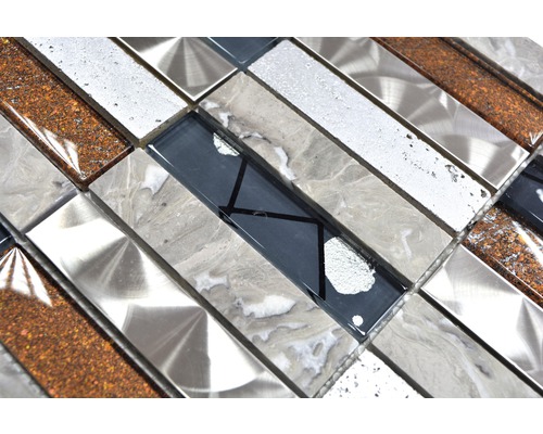 Mosaikplatta med glas-, sten- och metallelement