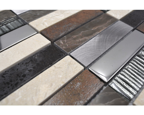 Mosaikplatta av olika material