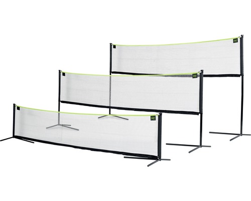 Tre badmintonnät i olika höjder med svarta ramar och nät på metallfötter