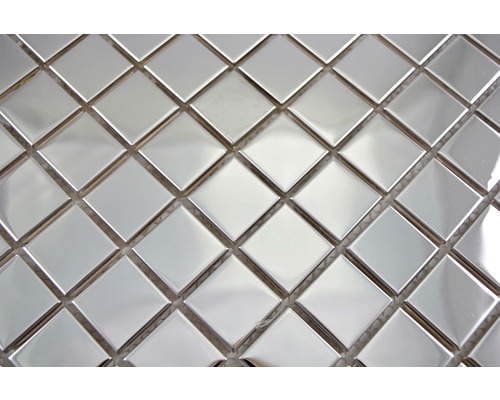 Närbild av en mosaik av fyrkantiga plattor