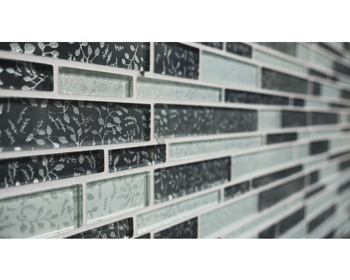 Väggplattor med blommönster av glasmosaik