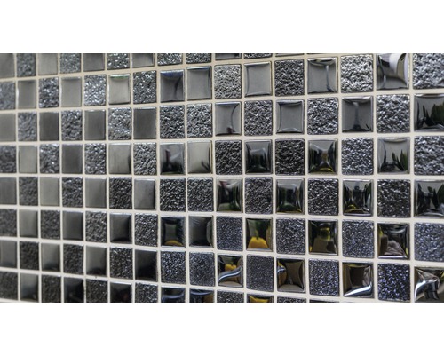 Fyrkantiga mosaikplattor med slät och strukturerad yta