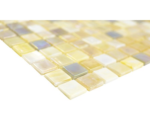 Närbild av mosaikplattor av glas