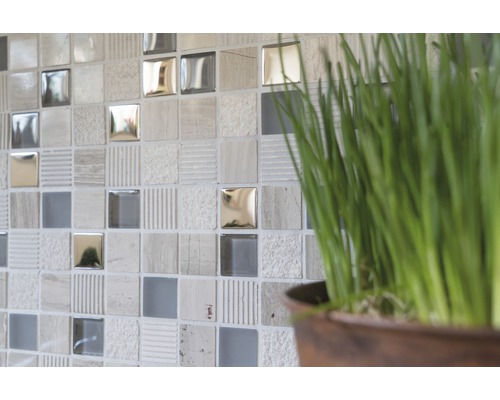 Fyrkantiga mosaikplattor med olika ytstrukturer