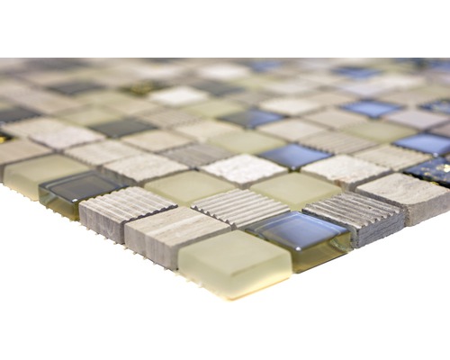 Mosaikplatta av glas och sten