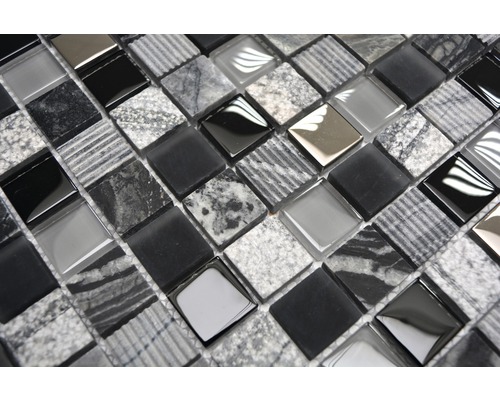 Mosaikplatta av glas och sten