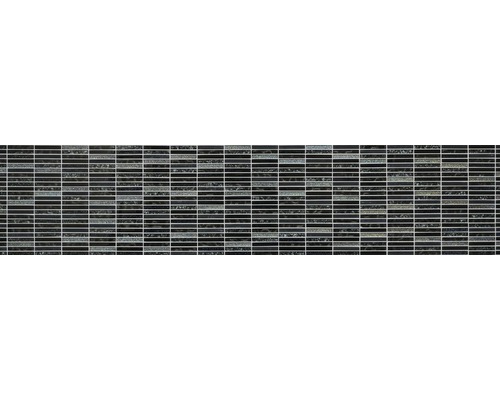 Mosaikplatta med rektangulära, svarta element.