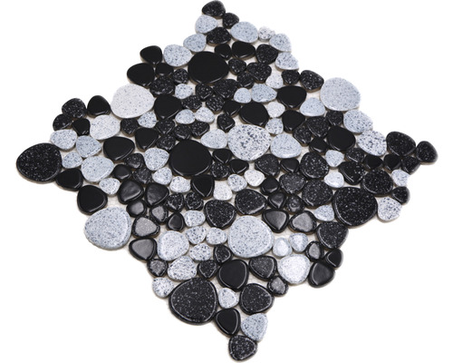 Mosaikplatta med stenutseende i svart och grått