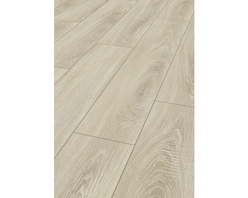 Ljust laminatgolv med trästruktur